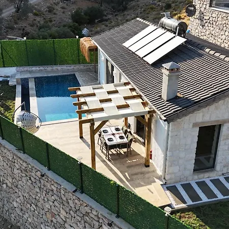Villalarim & Four Hause